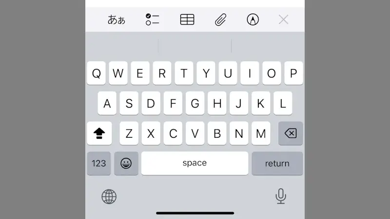 iPhone→キーボード→English（Japan）→Caps Lock