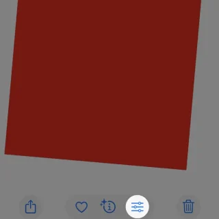 iPhoneアプリ→写真→編集ボタン