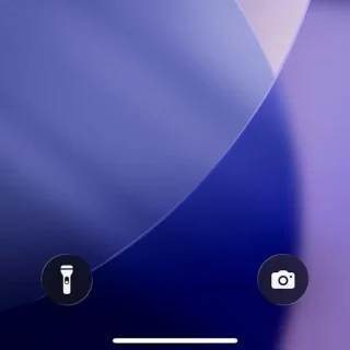 iPhone→ロック画面→ショートカットアイコン