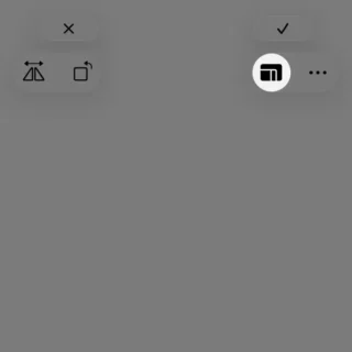 iPhoneアプリ→写真→表示→編集→切り取り→リサイズ