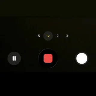 iPhoneアプリ→カメラ→ビデオ→撮影中