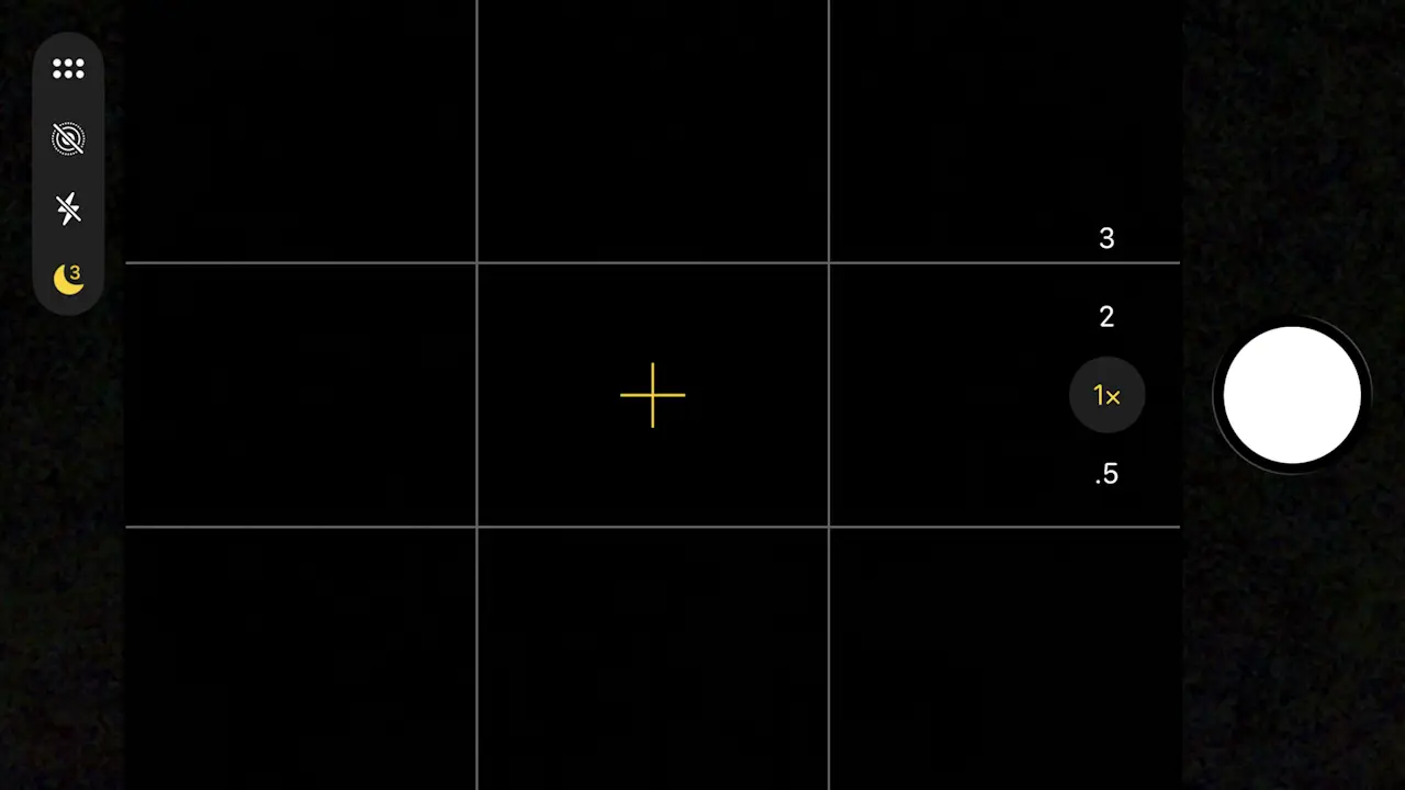 iPhoneのカメラに「写真に写らない補助線」を表示する方法